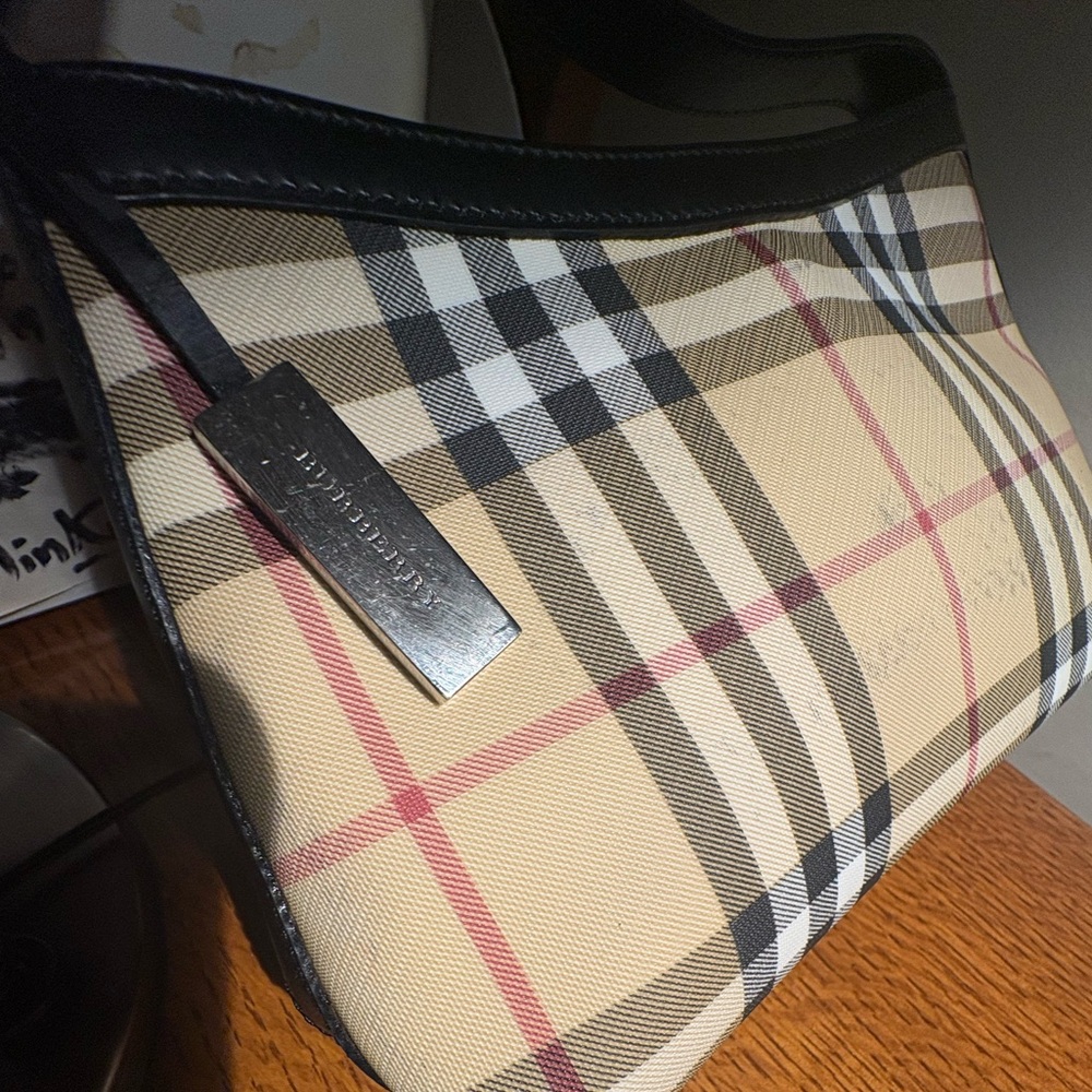 Burberry Beige and Black Plaid Bag: Burberry pochette/small handbag. - Picture 4 of 13